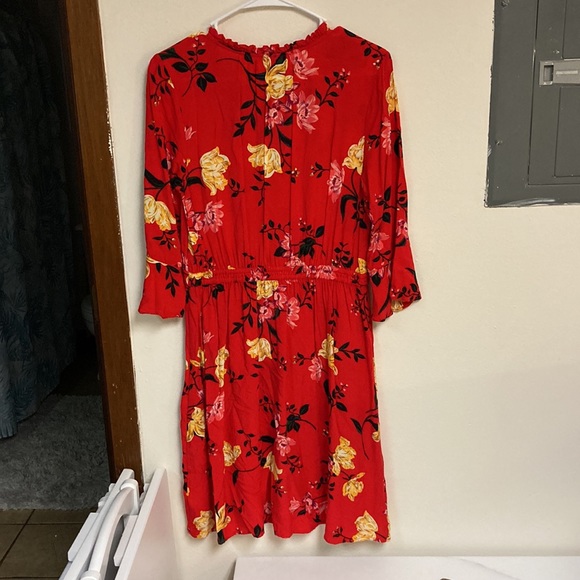 Red Floral MIDI V-Neck Dress - Picture 2 of 3
